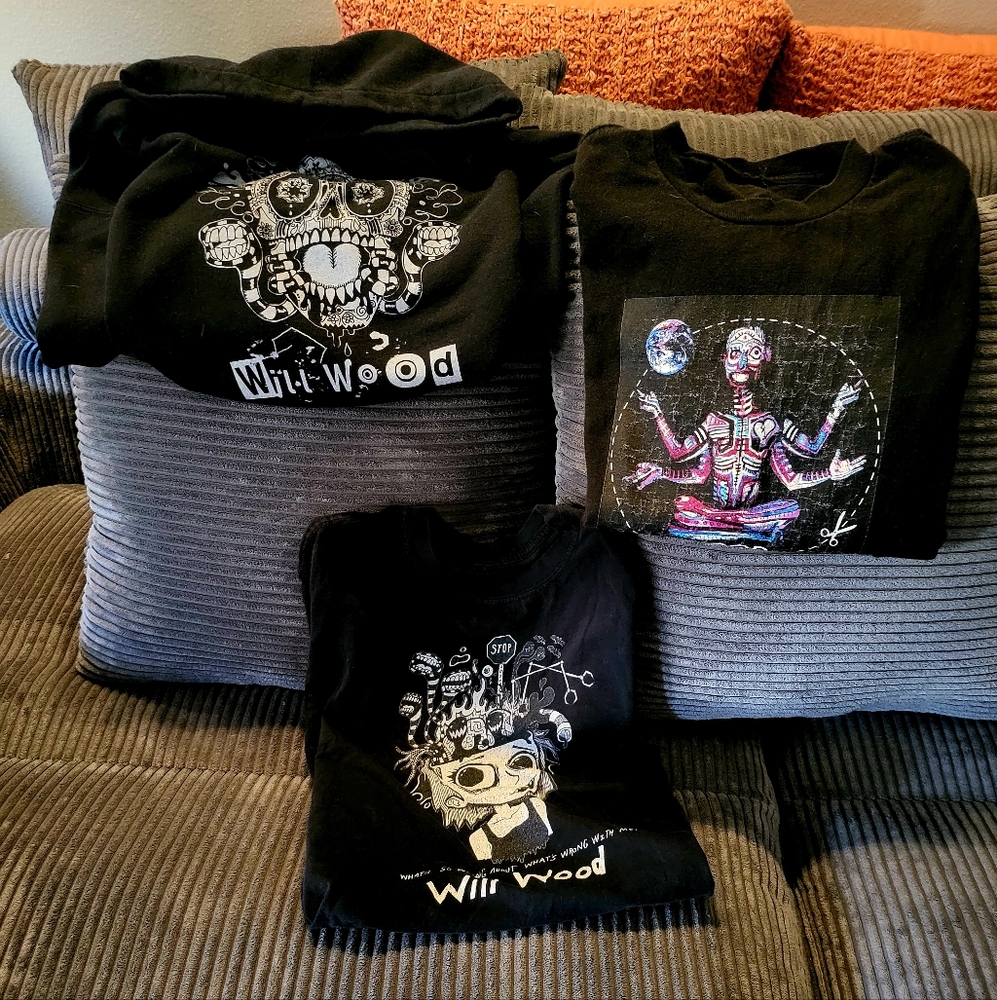 Mens Will Wood Tshirt and Sweatshirt   2 Piece Bundle